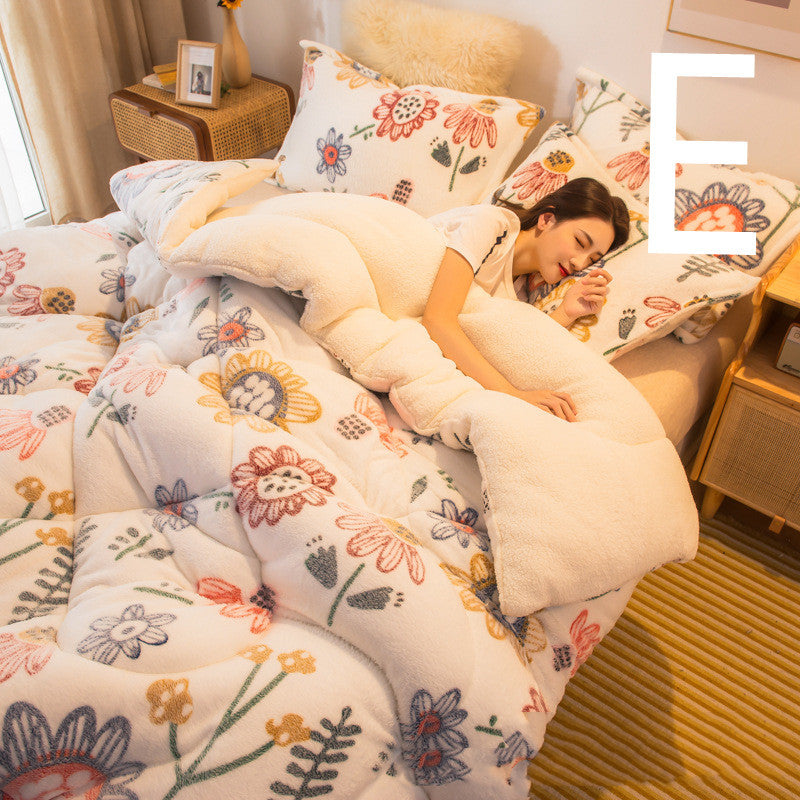 KTX-201171 Milk Velvet Thickened Cashmere Quilt for Warm Comfort