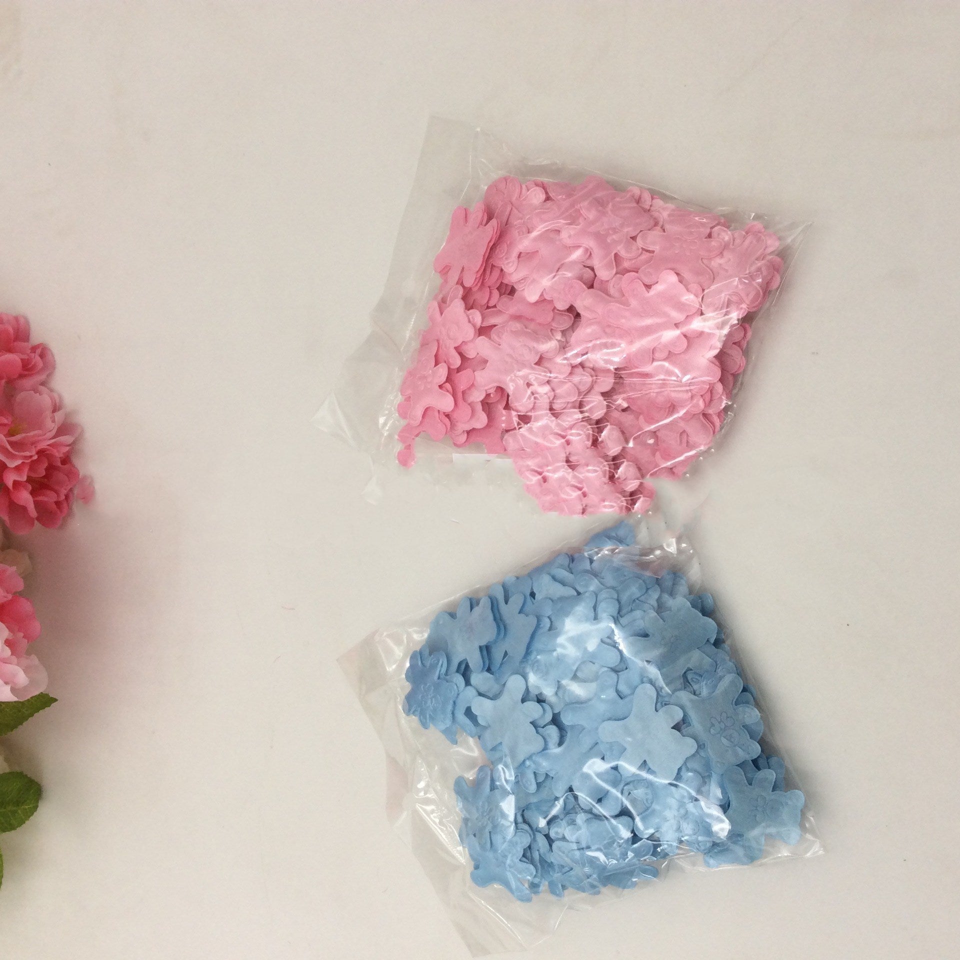 KTX-232403 Butterfly Bear Floral Decoration Pack - 3CM, 200 Tablets of Polyester Accents for Clothing and DIY Home Projects