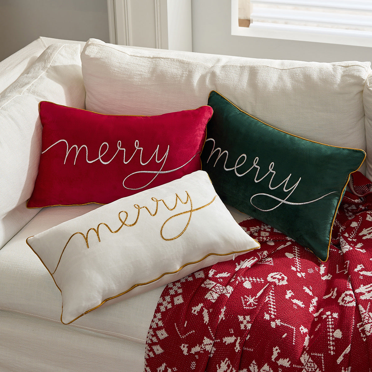 KTX-236883 Christmas Decorative Pillow Cover - Modern Design in White, Red, and Green (30x50cm)