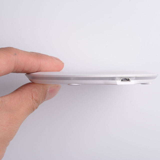 KTX-251795 Ultra-Thin Wireless Mobile Phone Charger with Indication Function and USB Interface