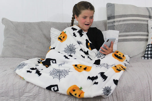 KTX-254035 Halloween Pumpkin Bat Flannel Blanket - Soft Polyester Fiber, Multiple Sizes Available