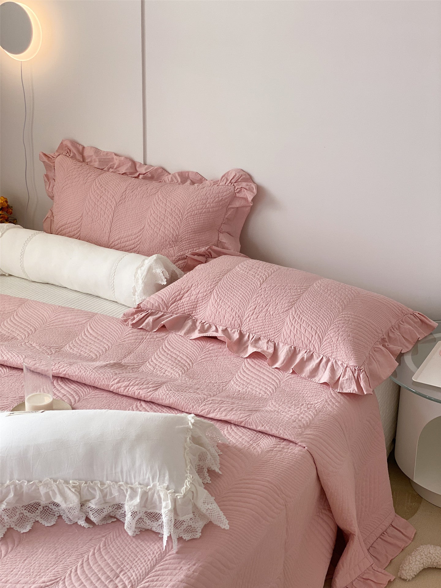 KTX-262931 Double-Sided Cotton Leaf Quilted Bedding Set with Ruffled Sand Washing Bed Cover – Available in Two Sizes