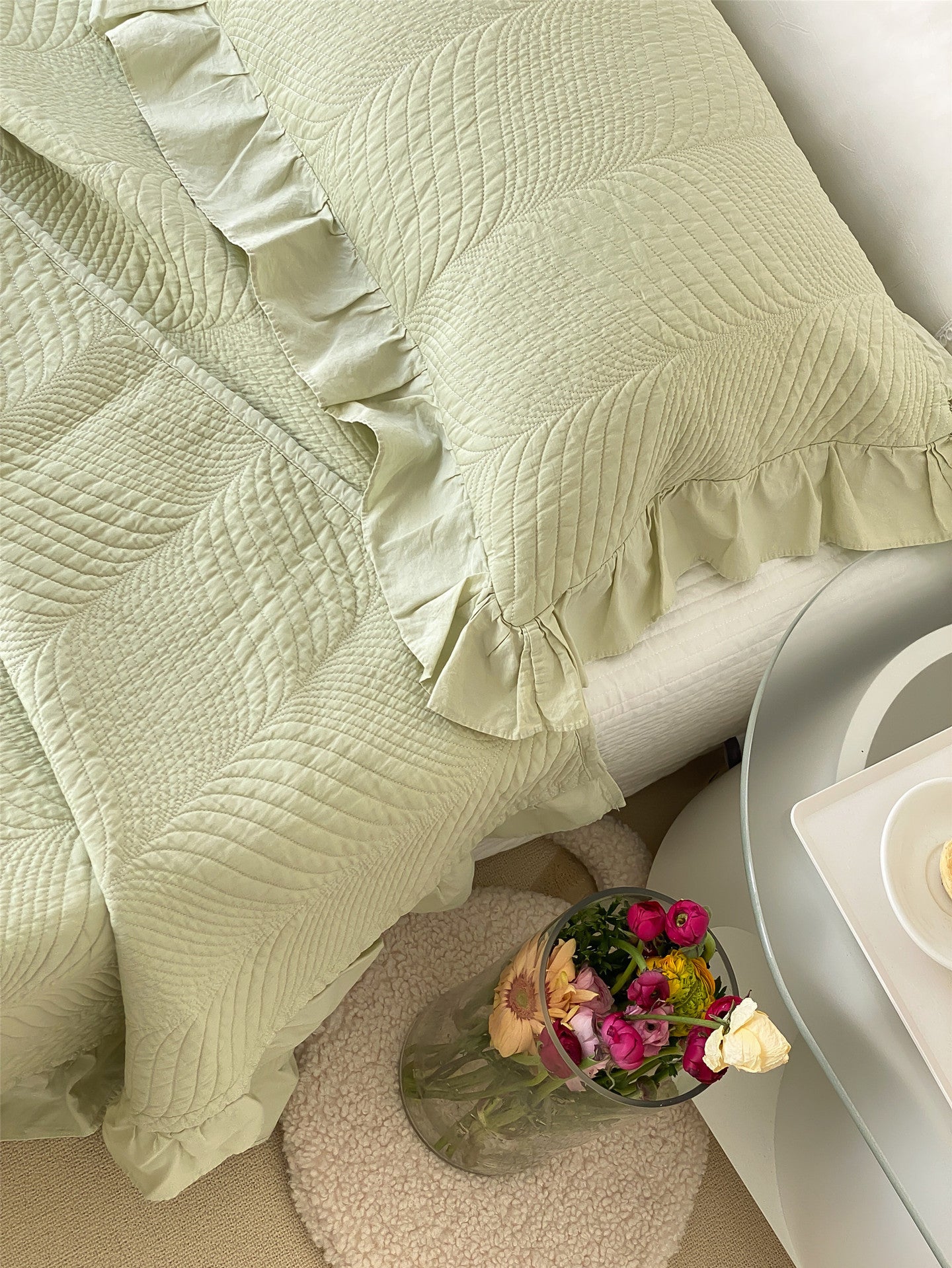 KTX-262931 Double-Sided Cotton Leaf Quilted Bedding Set with Ruffled Sand Washing Bed Cover – Available in Two Sizes