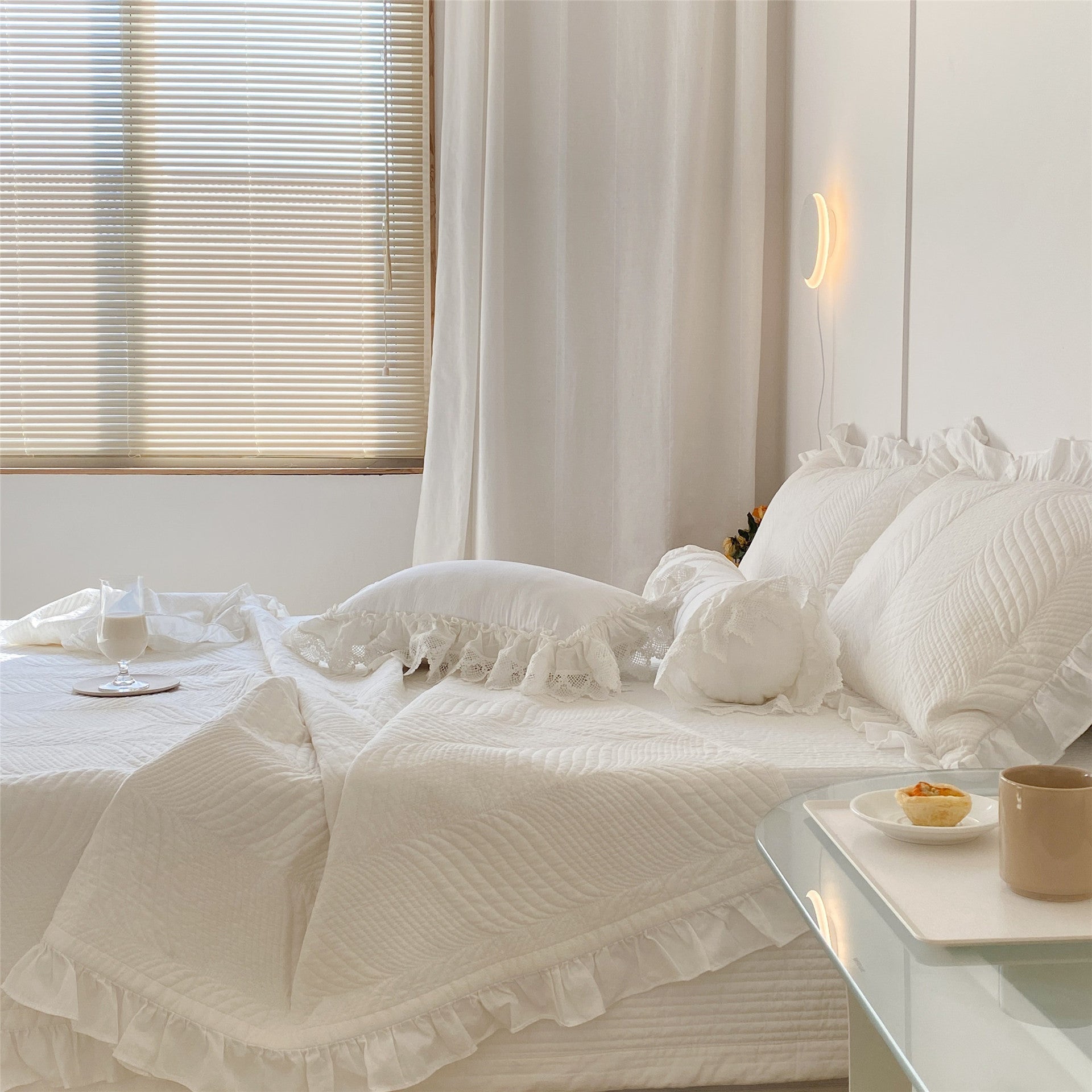 KTX-262931 Double-Sided Cotton Leaf Quilted Bedding Set with Ruffled Sand Washing Bed Cover – Available in Two Sizes