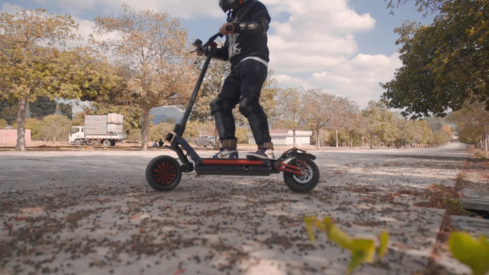 KTX-276947 Dual Motor Electric Scooter - 60V 20Ah, 10-Inch Offroad Tires, 65km/h Speed, Up to 80km Range, Foldable Design