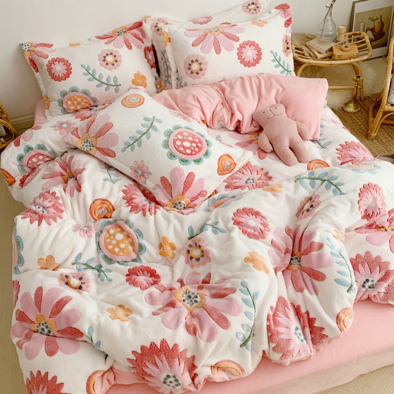 KTX-283667 Cozy Four-Piece Princess Heart and Snowflake Velvet Coral Bedding Set