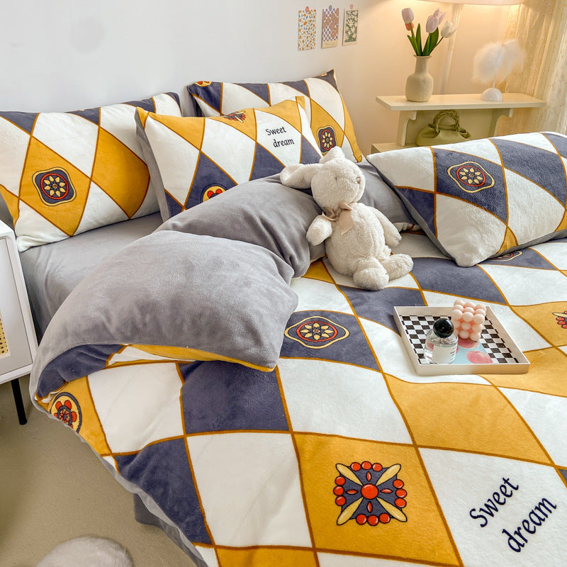 KTX-294867 Cozy Milk Velvet Winter Bed Set with Cartoon and Geometric Patterns - Four-Piece Duvet Cover, Sheet, and Pillowcases