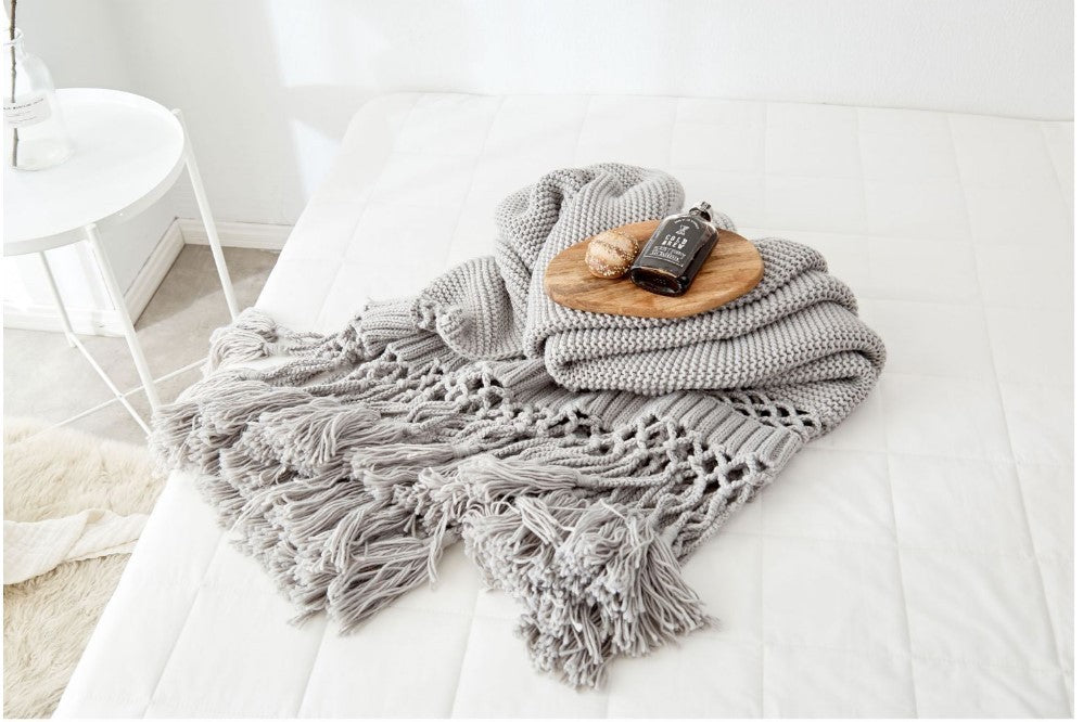 KTX-309843 Handmade Hollow Knitted Blanket with Tassels, 120x180cm, Polyacrylonitrile Material