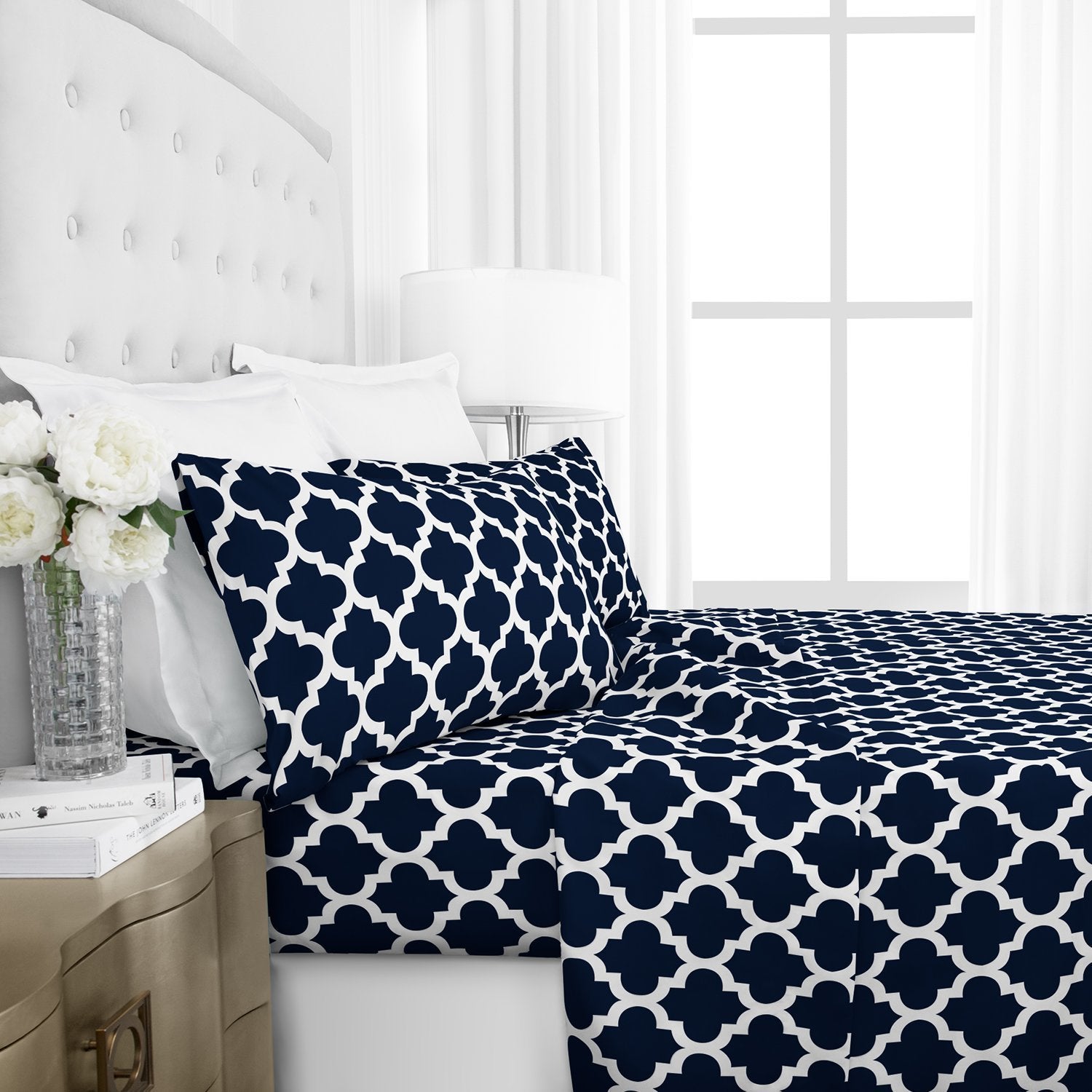 KTX-317267 Classic Geometric Four-Piece Bedding Set in Various Sizes for Modern Simplicity