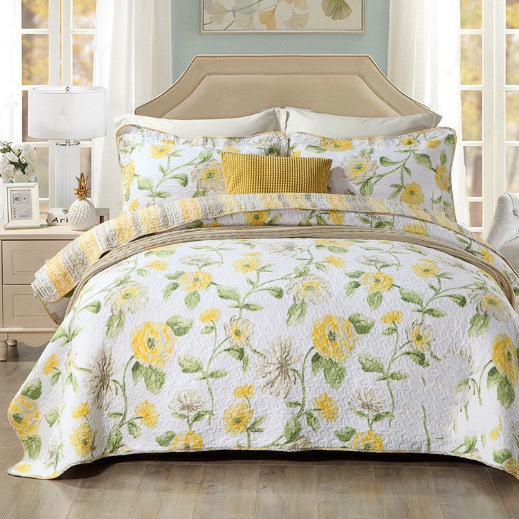KTX-323027 Three-Piece Cotton Washed Air-Conditioning Quilt Set with Embroidered Floral Design