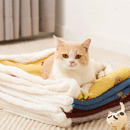 KTX-325459 Warm Pet Blanket for Cats and Small Dogs - Flannel Plaid Mat in Multiple Sizes
