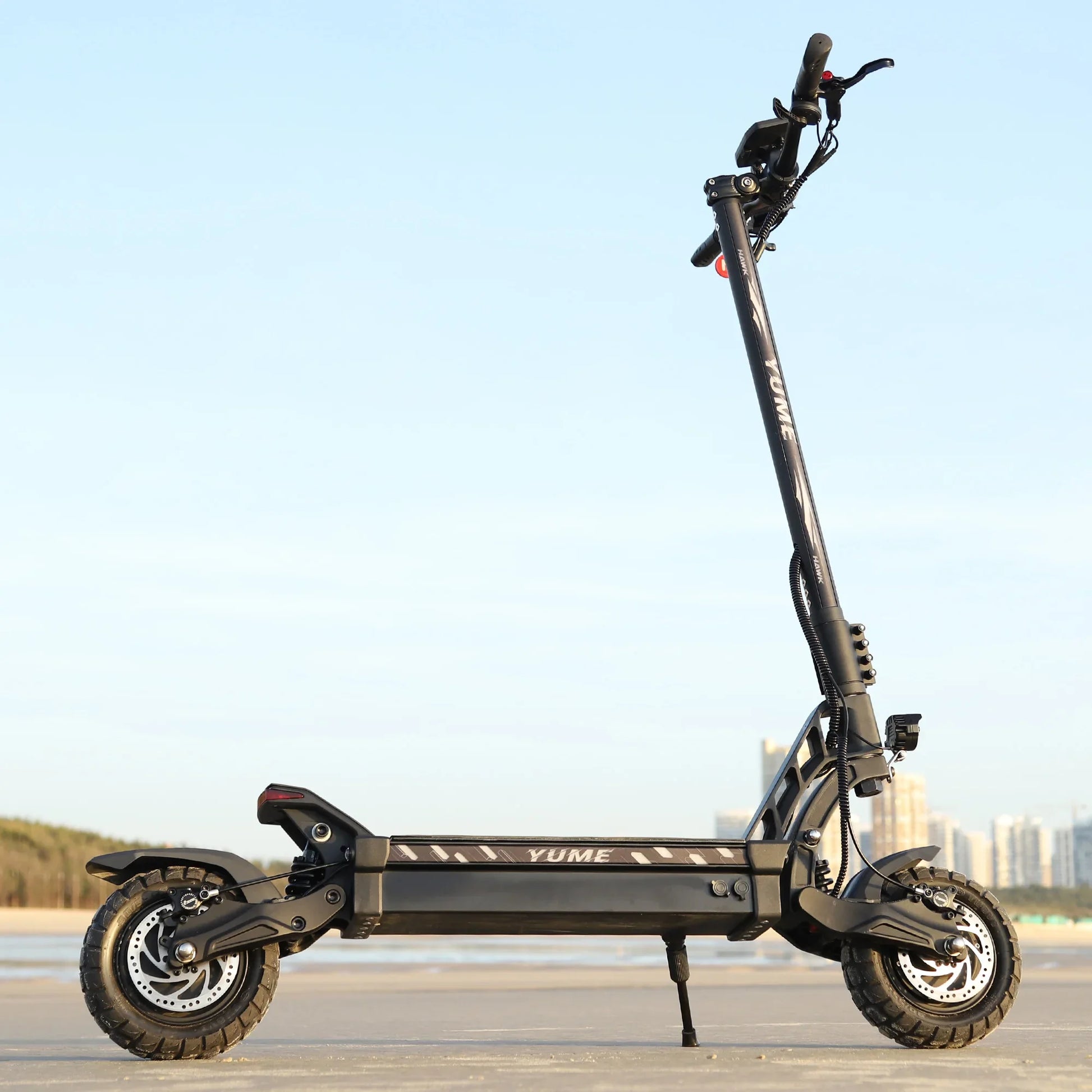 KTX-327827 Lightweight 250W Electric Scooter with 60V Battery, 10-Inch Off-Road Tires, Foldable Design, Max Speed 15MPH, 70 km Range, Full Suspension