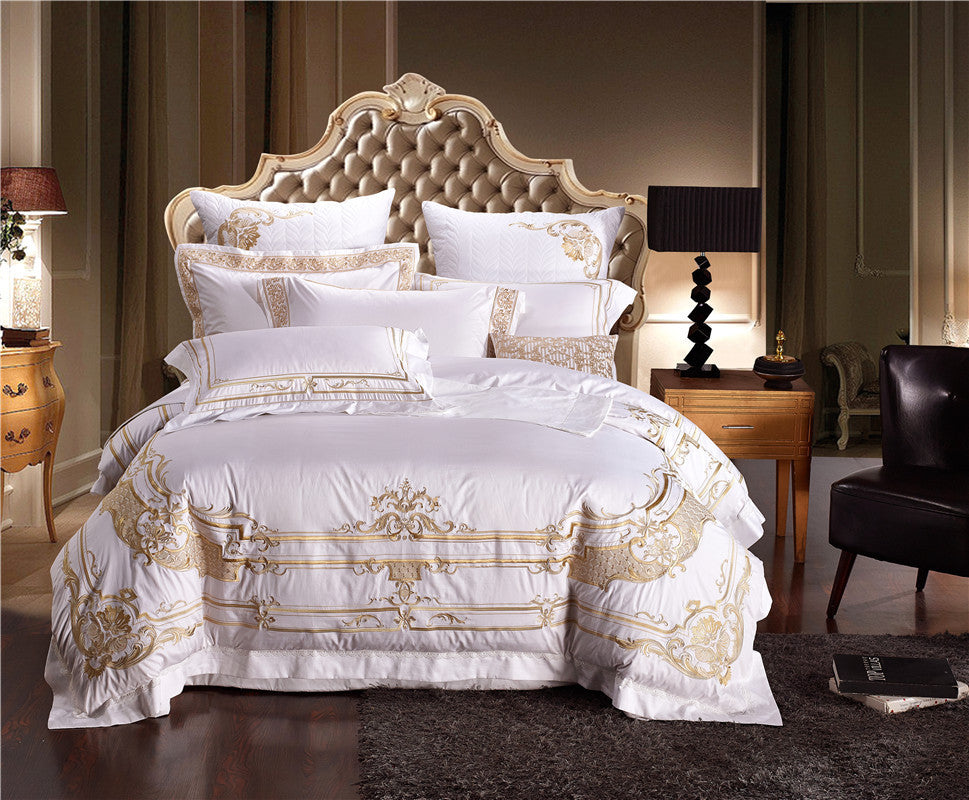 KTX-334547 Elegant Four-Piece European Style Bedding Set with Satin Finish
