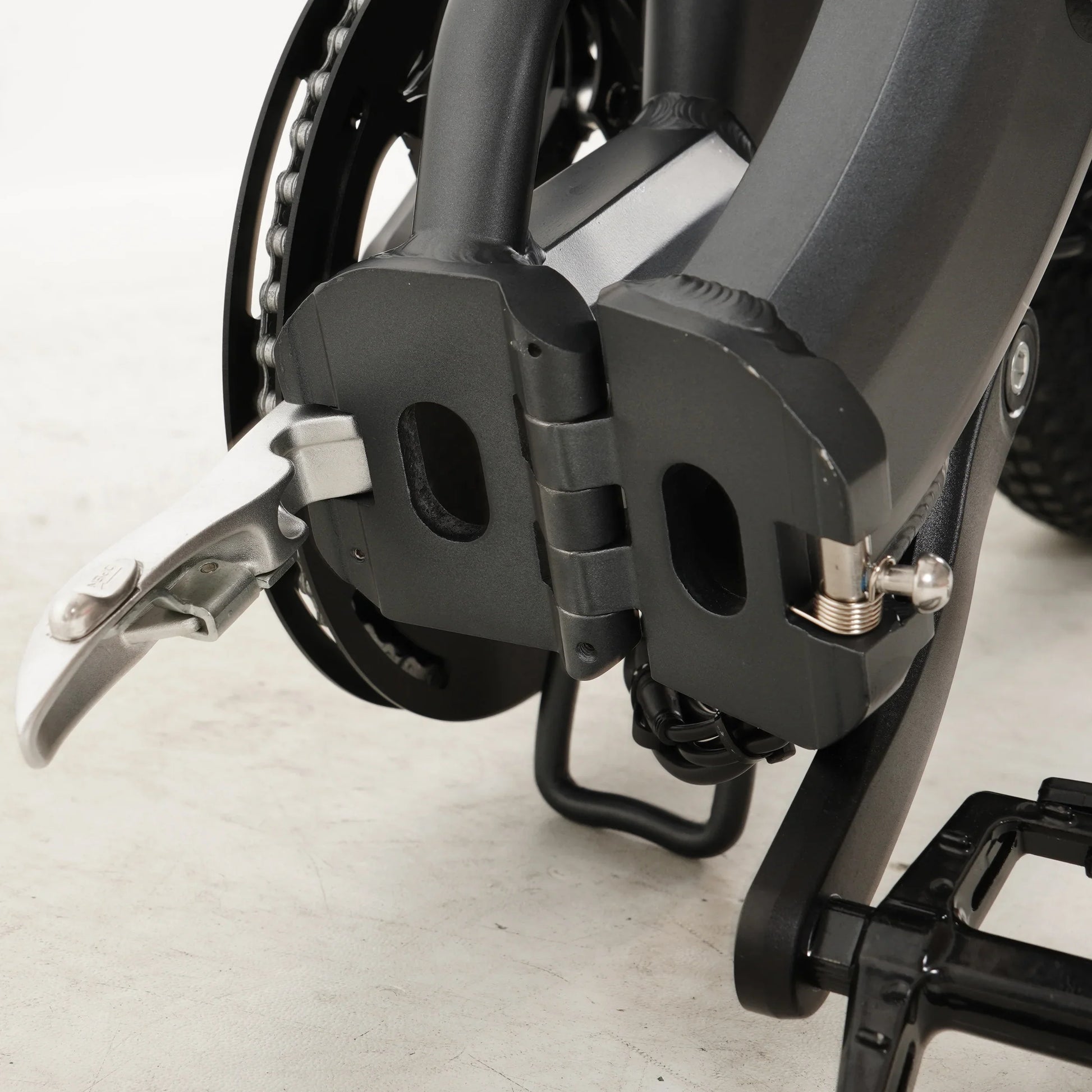 KTX-334931 20in Folding Electric Hybrid Bike with Torque Sensor, 48V 15Ah Lithium Battery, 6 Speed Fat Tires, Disc Brakes