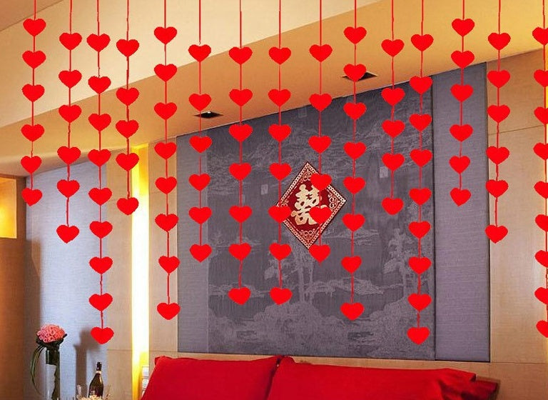 KTX-340691 DIY Non-Woven Flower Heart Curtain with 16 Hearts and 3-Meter Red Rope