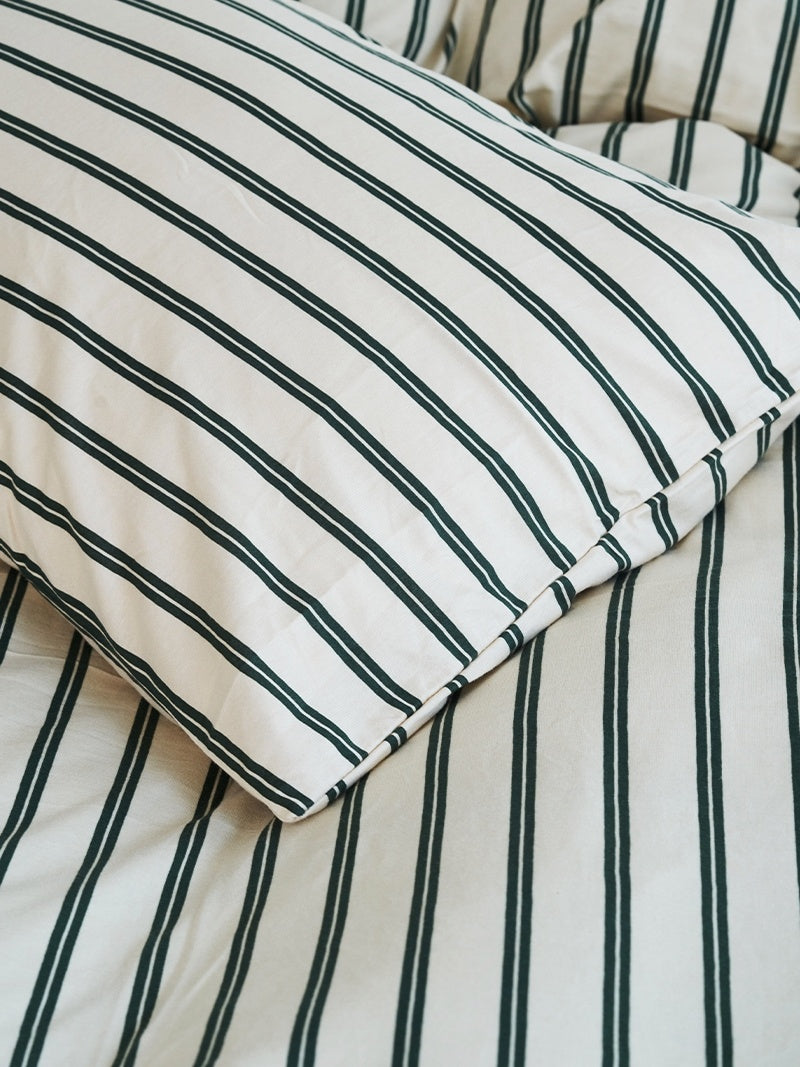 KTX-344211 Double Bed Fitted Sheet Set with Stripe Design in Cotton - Includes Fitted Sheet, Quilt Cover, and Pillowcases