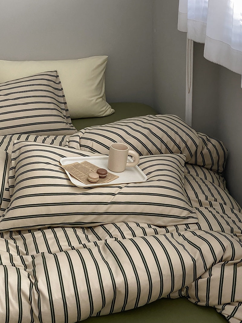 KTX-344211 Double Bed Fitted Sheet Set with Stripe Design in Cotton - Includes Fitted Sheet, Quilt Cover, and Pillowcases