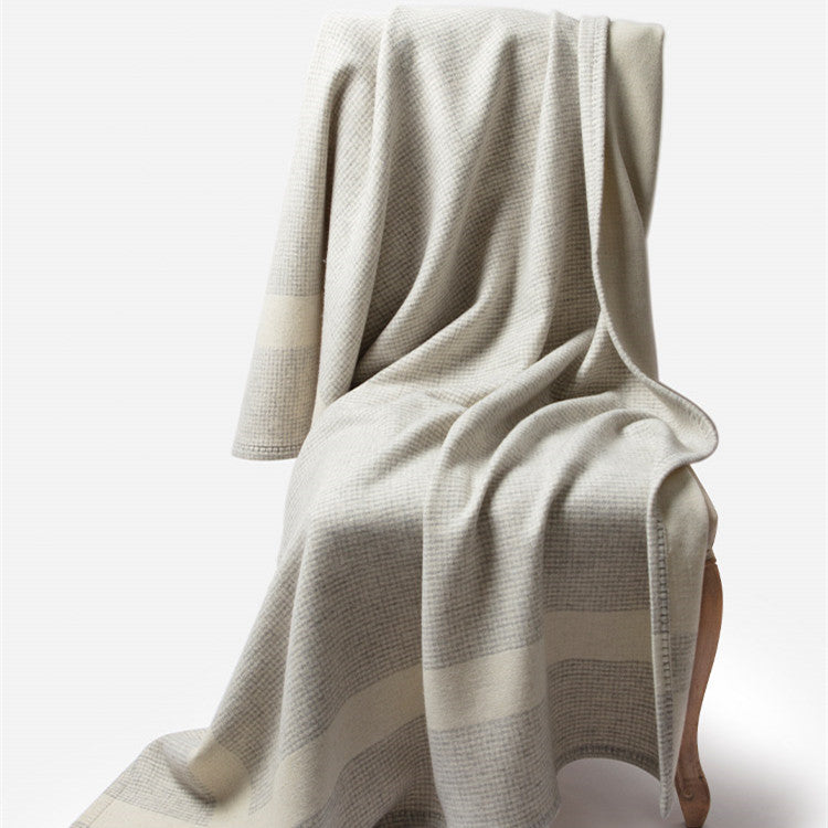 KTX-346067 Elegant White Wool Blanket - Cozy for Sofa, Nap, Office, and Air Conditioning Use (130x180cm)