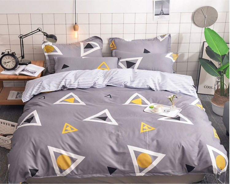 KTX-354323 Four-Piece Dormitory Bedding Set - Soft Polyester Quilt Cover, Sheet, and Pillowcases in Various Styles