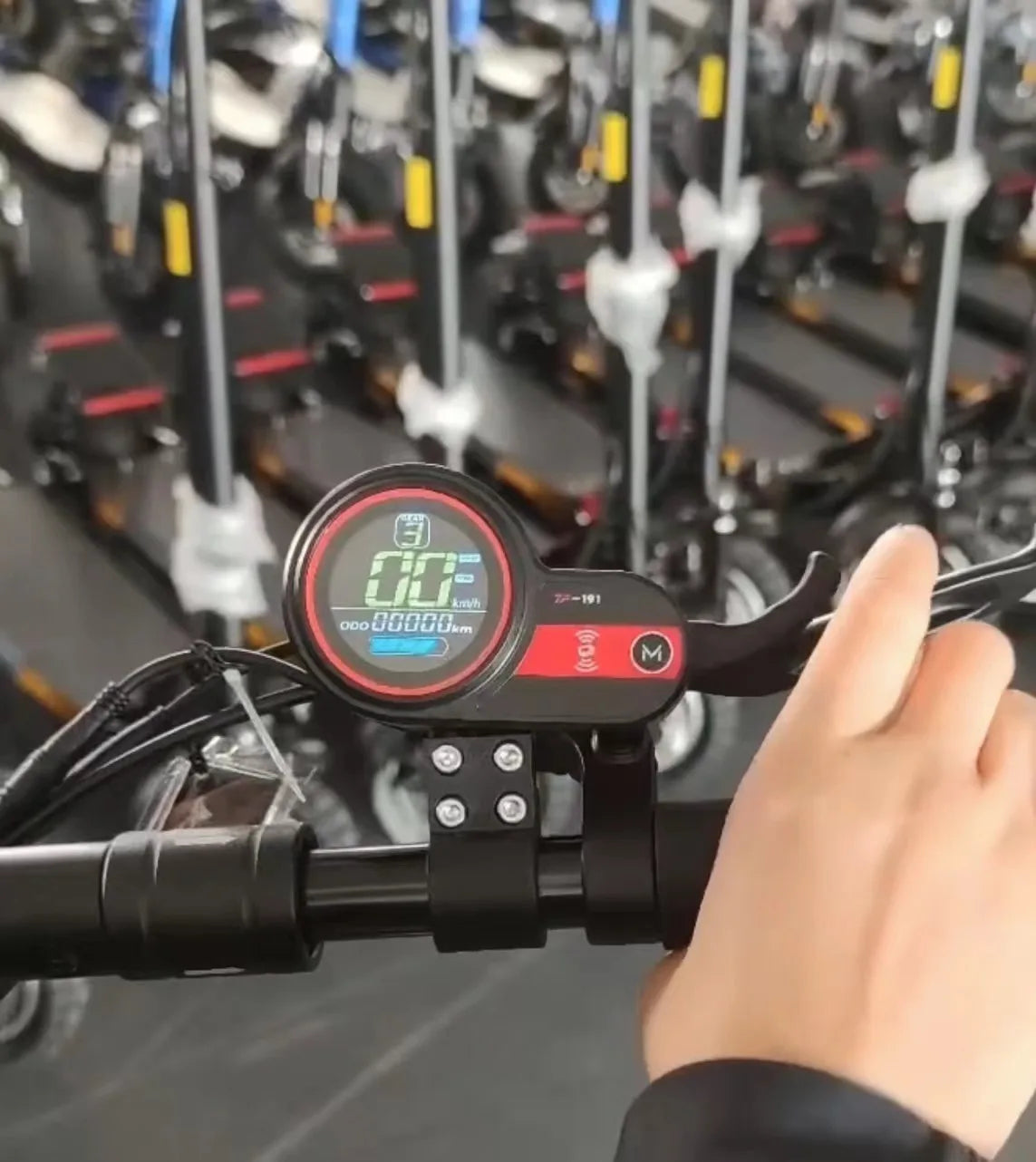 KTX-354515 Electric Scooter 800W 48V, 45KM/H Max Speed, 35-45KM Range, Foldable with 10-Inch Tires and Disc Brake