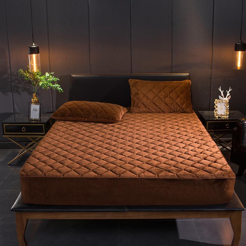 KTX-381651 Quilted Crystal Velvet Bed Sheet Cover - Non-Slip & Warm for Standard and Heightened Mattresses