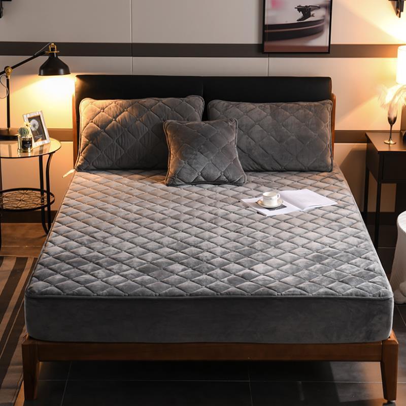 KTX-381651 Quilted Crystal Velvet Bed Sheet Cover - Non-Slip & Warm for Standard and Heightened Mattresses