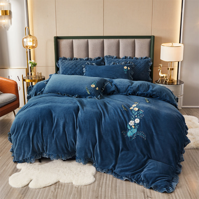 KTX-388563 High-End Three-Dimensional Embroidery Thick Milk Velvet Bed Linen Set - 4 Pieces