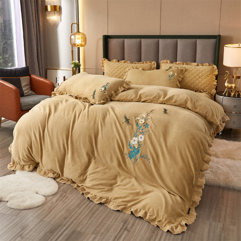 KTX-388563 High-End Three-Dimensional Embroidery Thick Milk Velvet Bed Linen Set - 4 Pieces