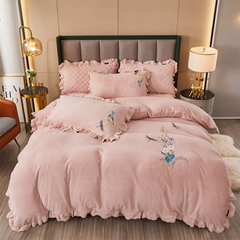 KTX-388563 High-End Three-Dimensional Embroidery Thick Milk Velvet Bed Linen Set - 4 Pieces