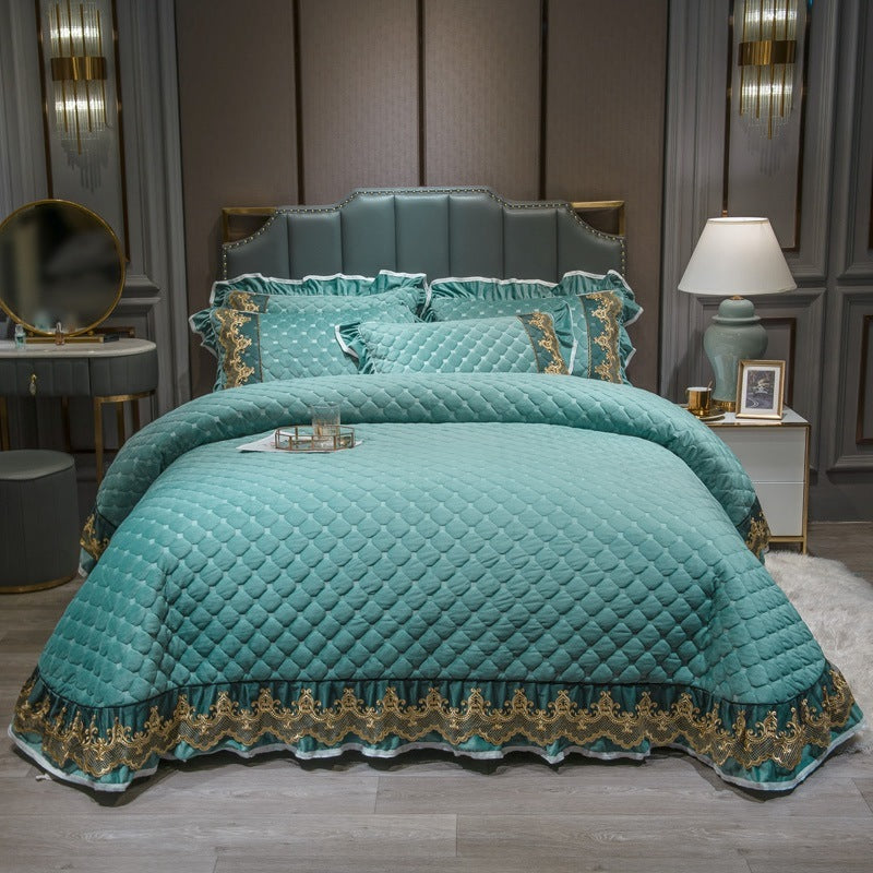 KTX-392019 Coral Velvet Baby One-Piece Bed Cover Set - Three-Piece Quilted Sheet in Blue, Red, Cream, and Green