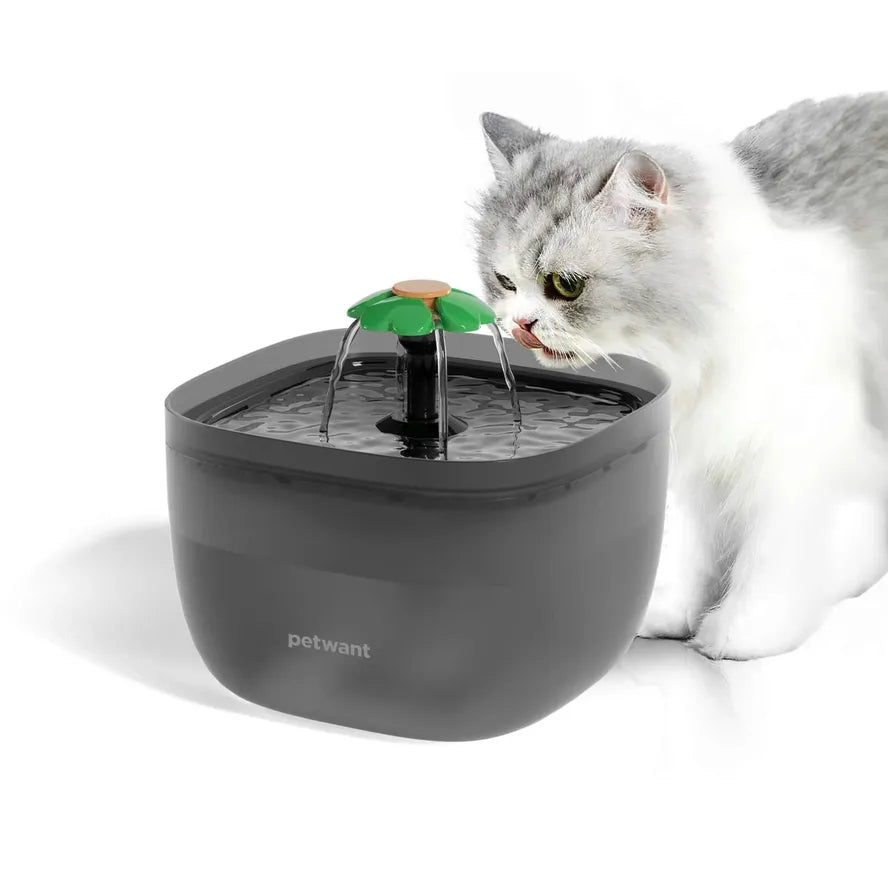 KTX-398227 Pet Water Fountain with 2L BPA-Free Capacity and 360° Water Outlet, Automated Filter System and Ultra-Quiet Pump