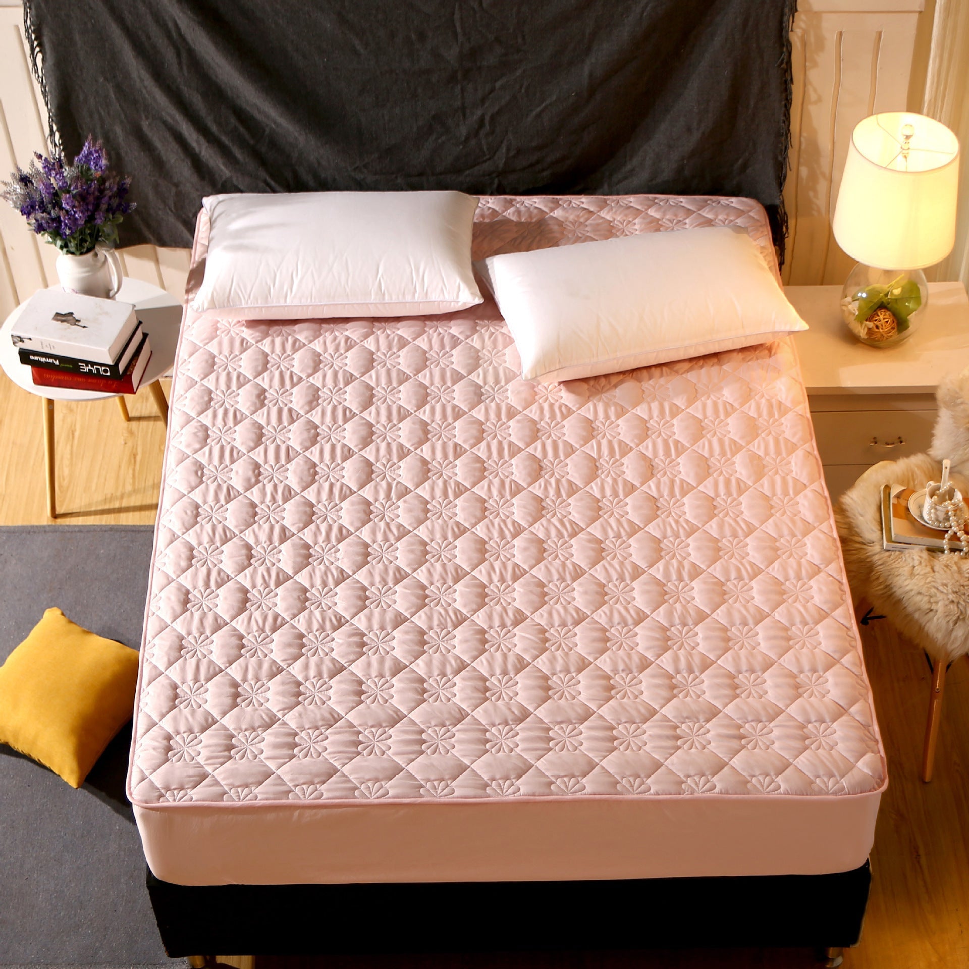 KTX-404179 Non-Slip Polyester Cotton Mattress Protector for Added Safety and Comfort