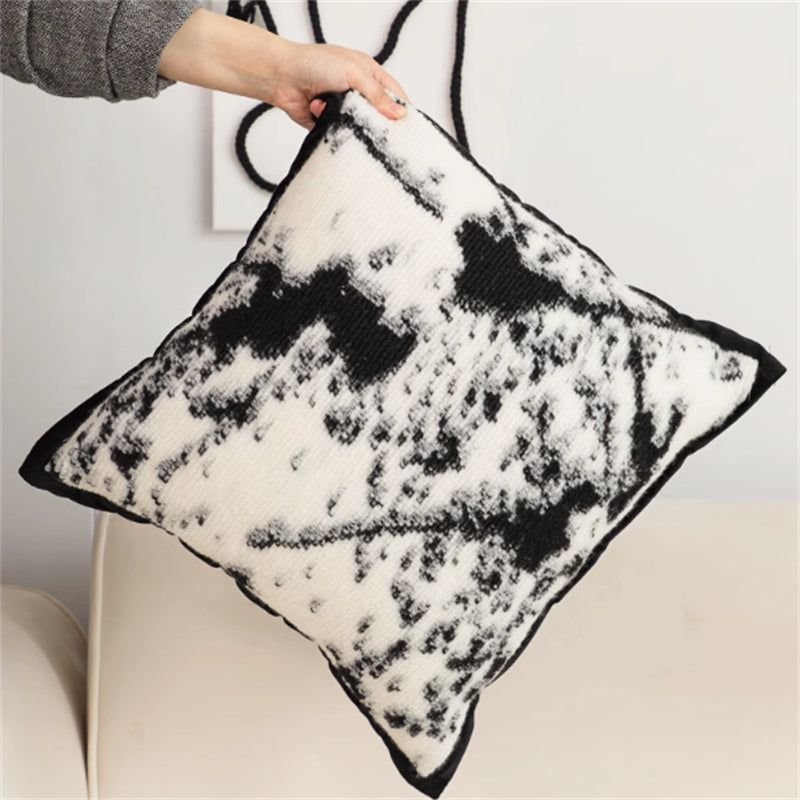 KTX-418835 Three-Dimensional Black and White Leopard Square Pillow Cover