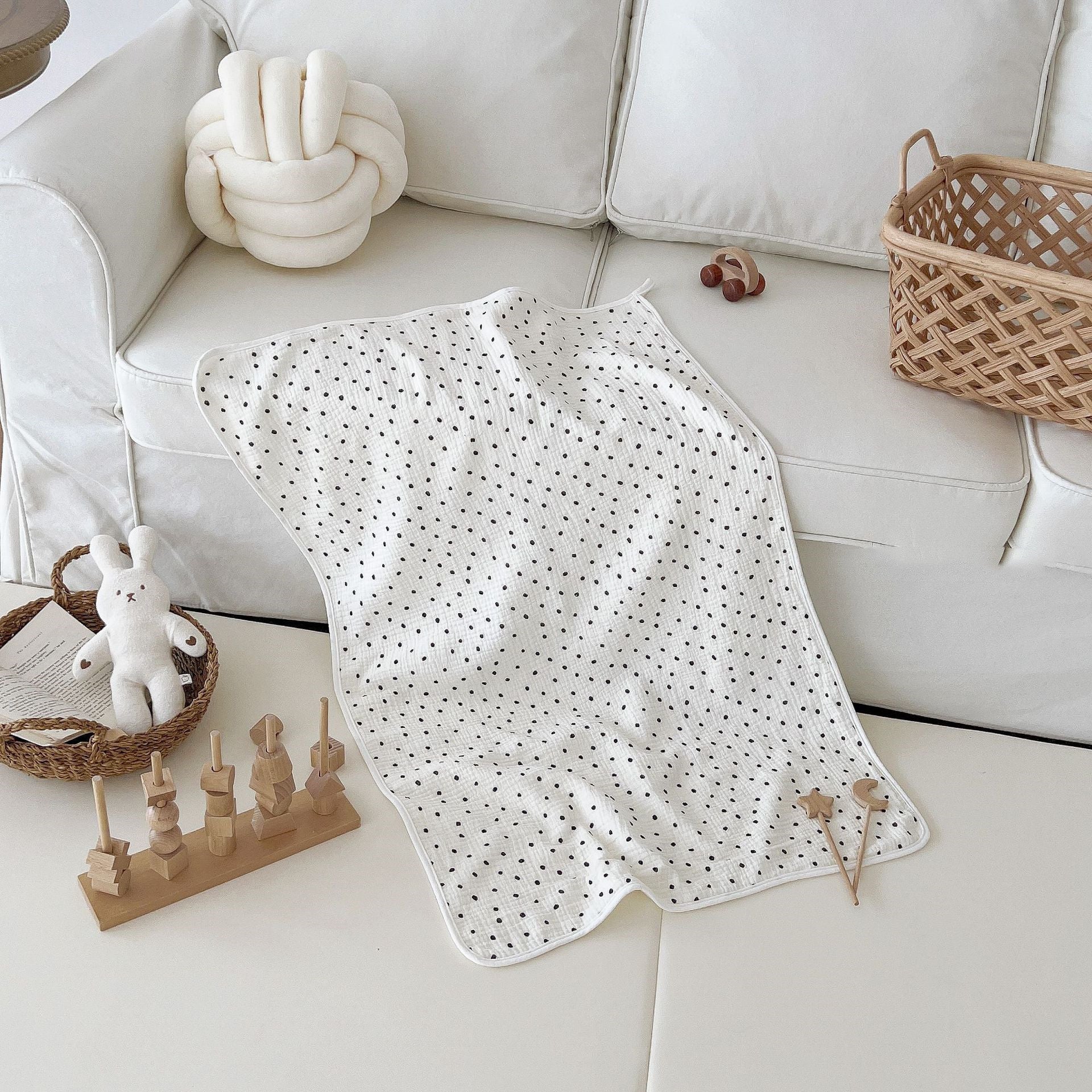 KTX-431955 Cotton Baby Bath Towel - Soft and Durable for All Seasons, Various Cartoon Patterns Available