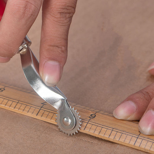KTX-439123 Crimping Wheel Tool with Wooden Handle for Paper, Fabric, and Leather