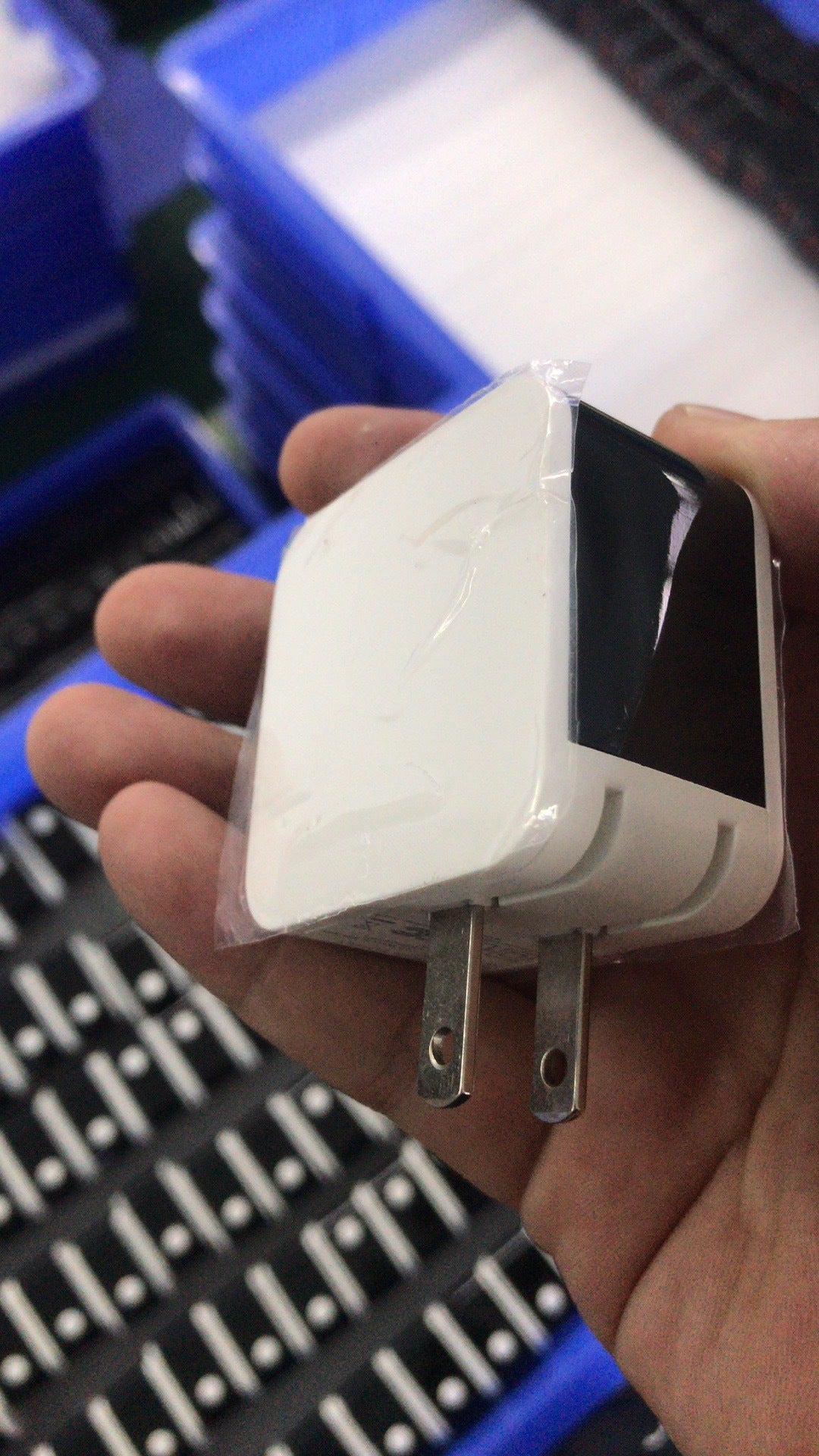 KTX-449555 5V2.4A Dual USB Fast Charge Travel Charger with Digital Display