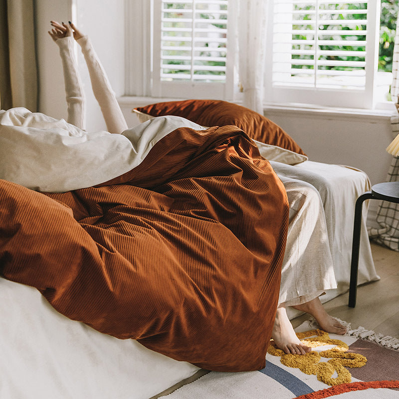 KTX-454419 Winter Milk Fleece Four-Piece Bedding Set - Cozy Heat-Storing Quilt Cover, Sheets, and Pillowcases in Varied Colors