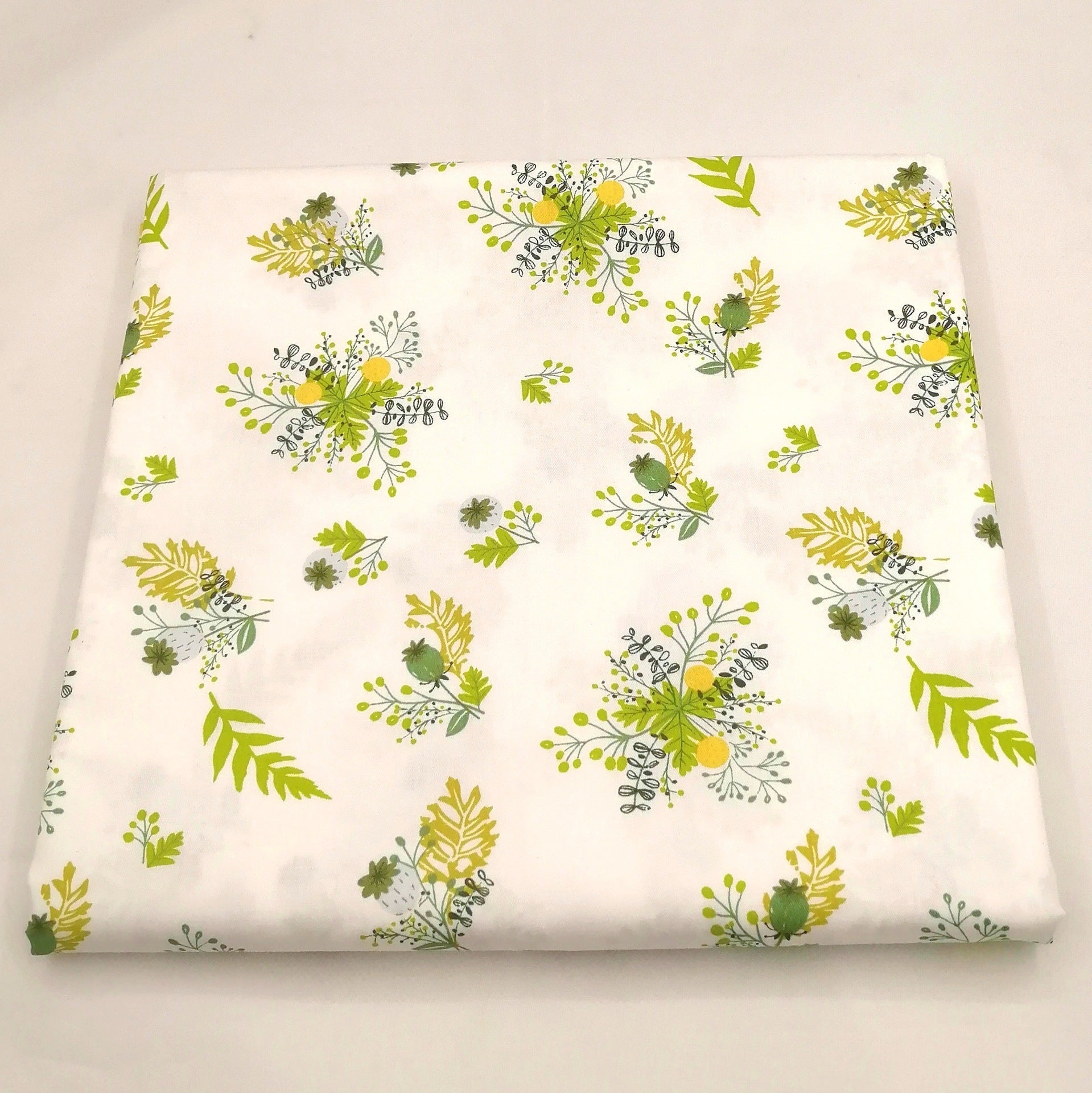 KTX-466131 Cotton Twill Printed Fabric for DIY Handmade Patchwork - Multiple Sizes Available