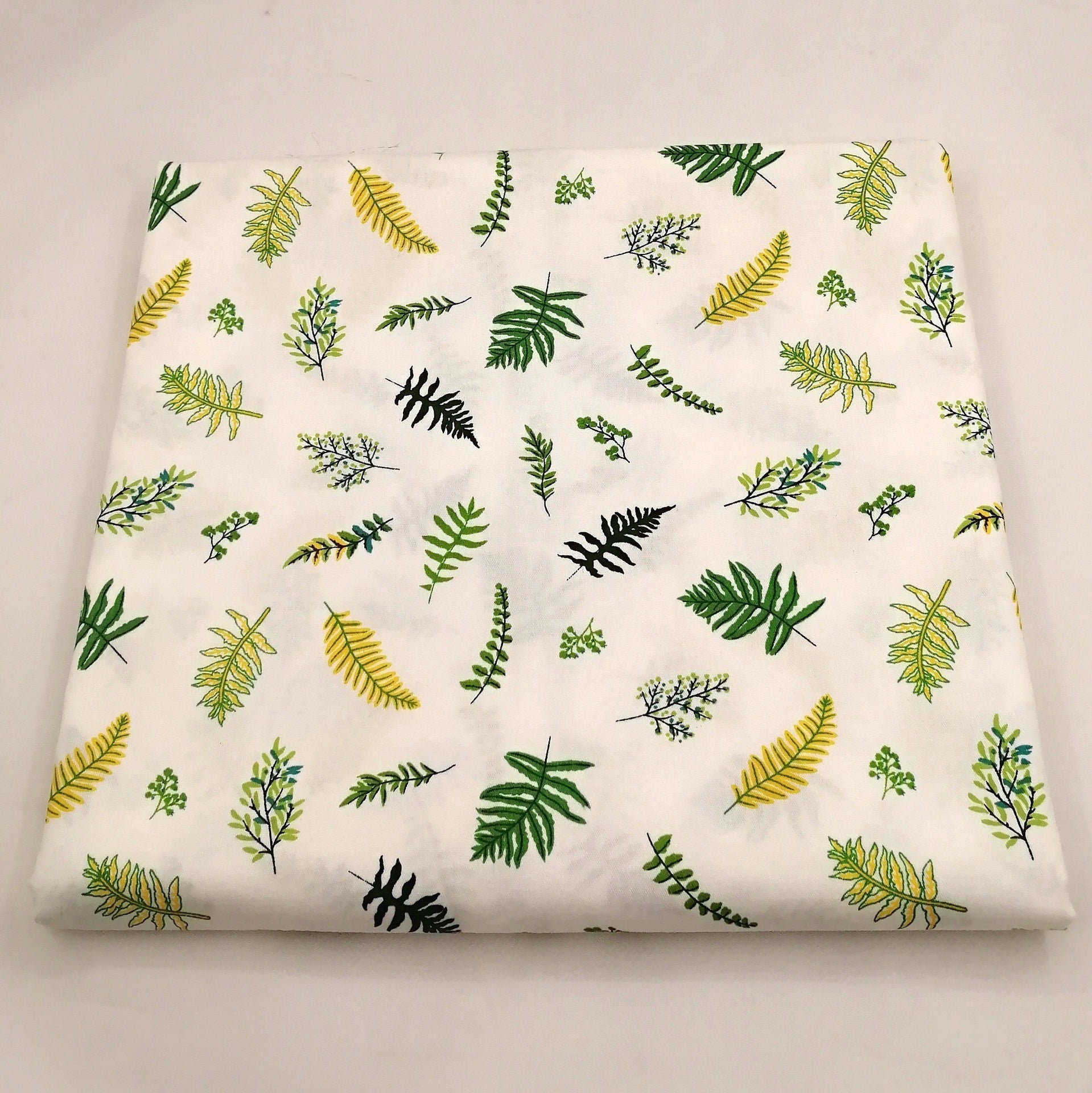 KTX-466131 Cotton Twill Printed Fabric for DIY Handmade Patchwork - Multiple Sizes Available