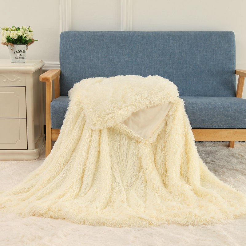 KTX-472979 Double-Layer Plush Blanket with Velvet Touch for Versatile Use and Comfort
