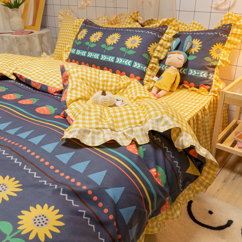 KTX-473363 Sunflower Pattern Polyester Twill Quilt Cover Set with Pillowcases and Bedskirt Options