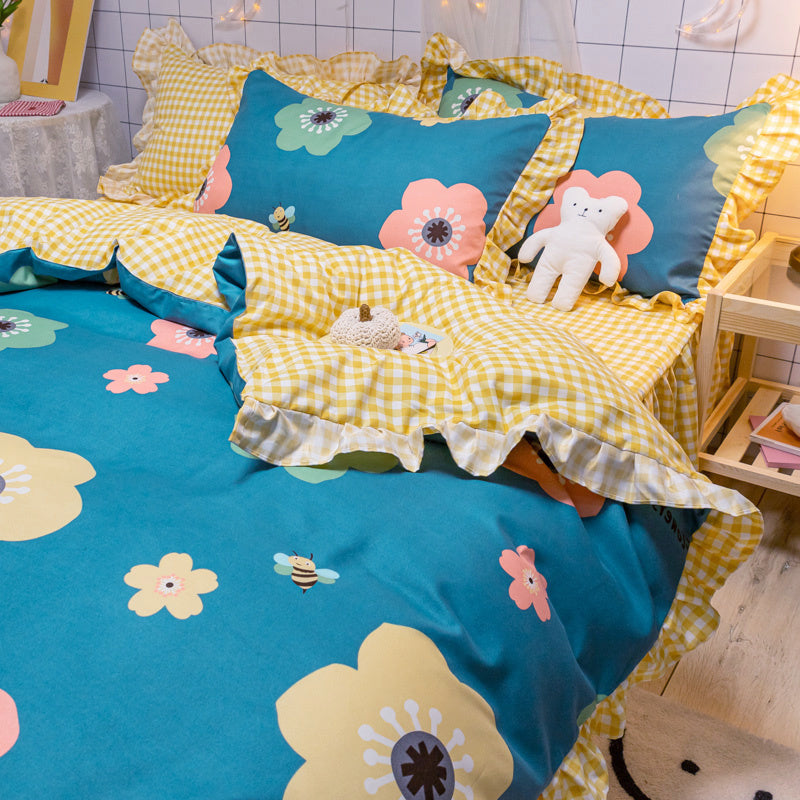 KTX-473363 Sunflower Pattern Polyester Twill Quilt Cover Set with Pillowcases and Bedskirt Options