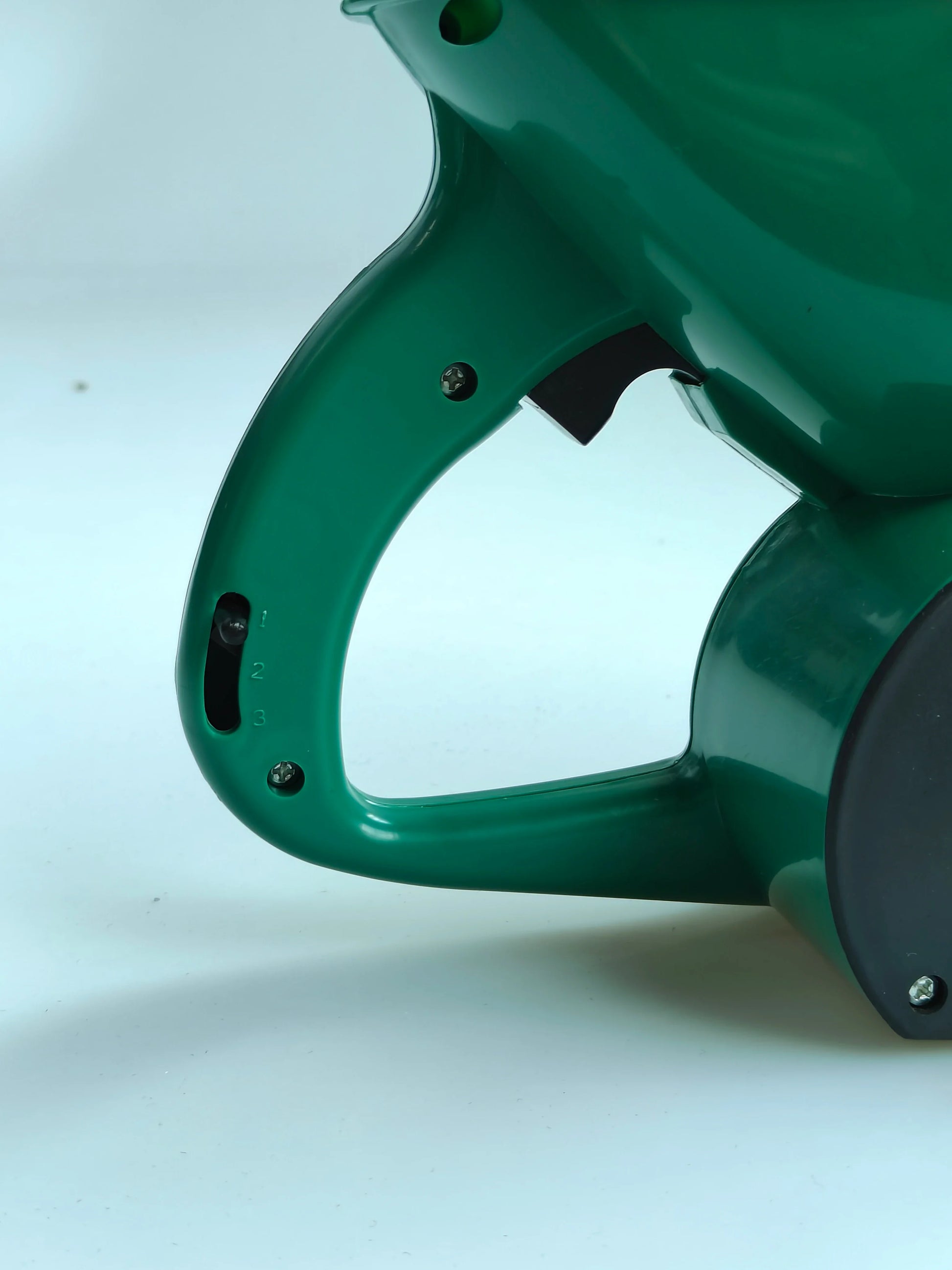 KTX-475859 Handheld 1.5L Seed and Fertilizer Spreader for Efficient Lawn and Garden Care