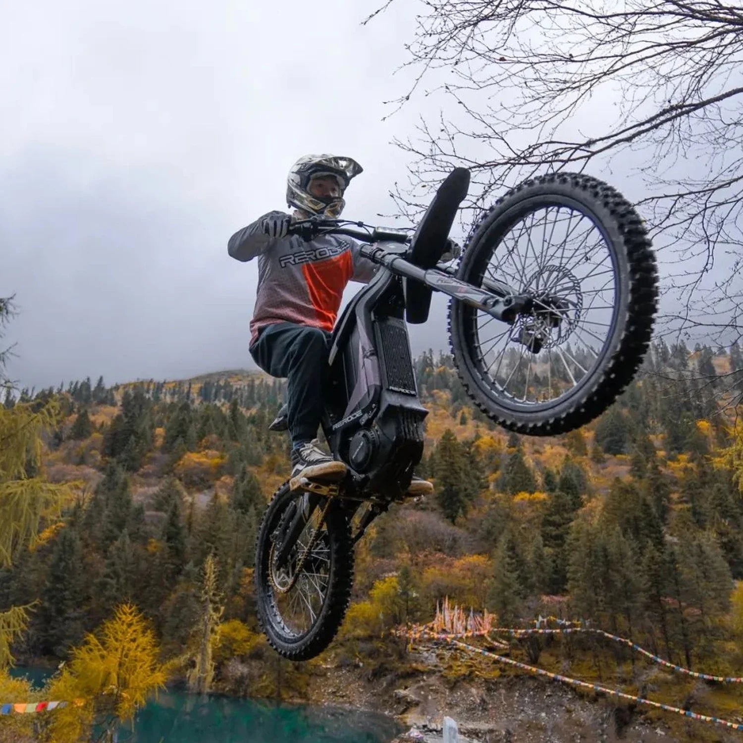 KTX-483347 72V 8000W Mid Drive Electric Dirt Bike, 35Ah Battery, 330Nm Torque, Hydraulic Disc Brakes, Off-Road Capability, 85KM/H Max Speed