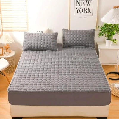 KTX-490323 Breathable 3-Piece Solid Color Quilted Mattress Set with Pillow Covers