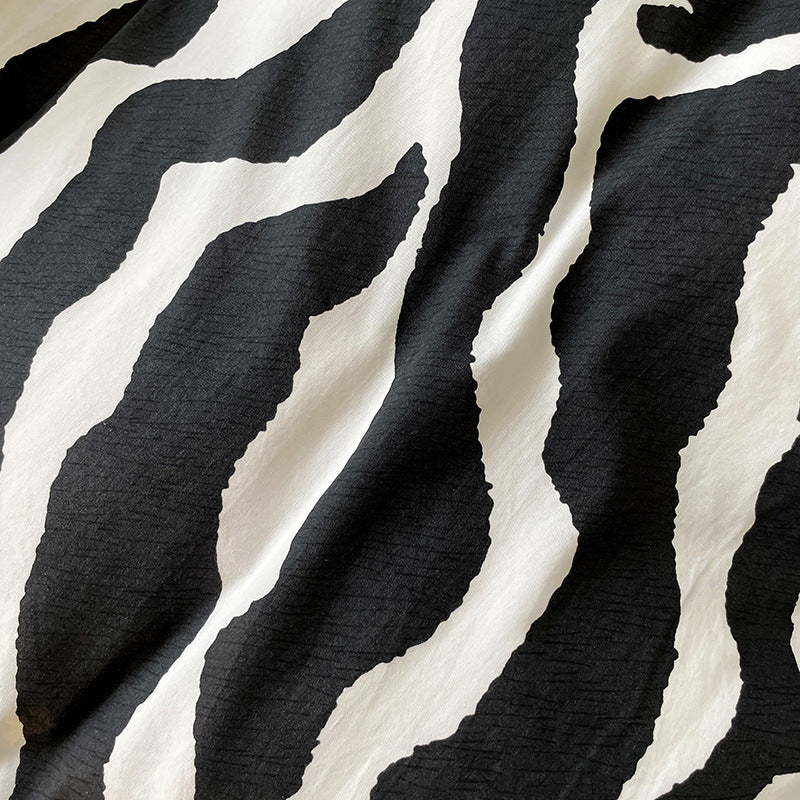 KTX-513043 Cotton and Velvet Four-Piece Bed Set for Autumn and Winter with Stylish Prints