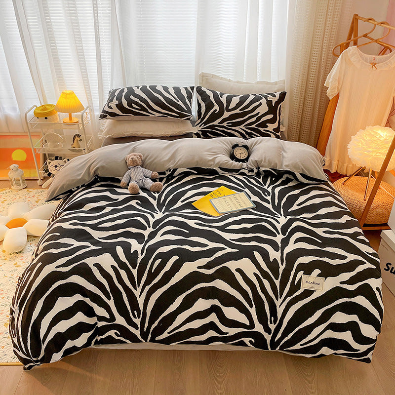 KTX-513043 Cotton and Velvet Four-Piece Bed Set for Autumn and Winter with Stylish Prints