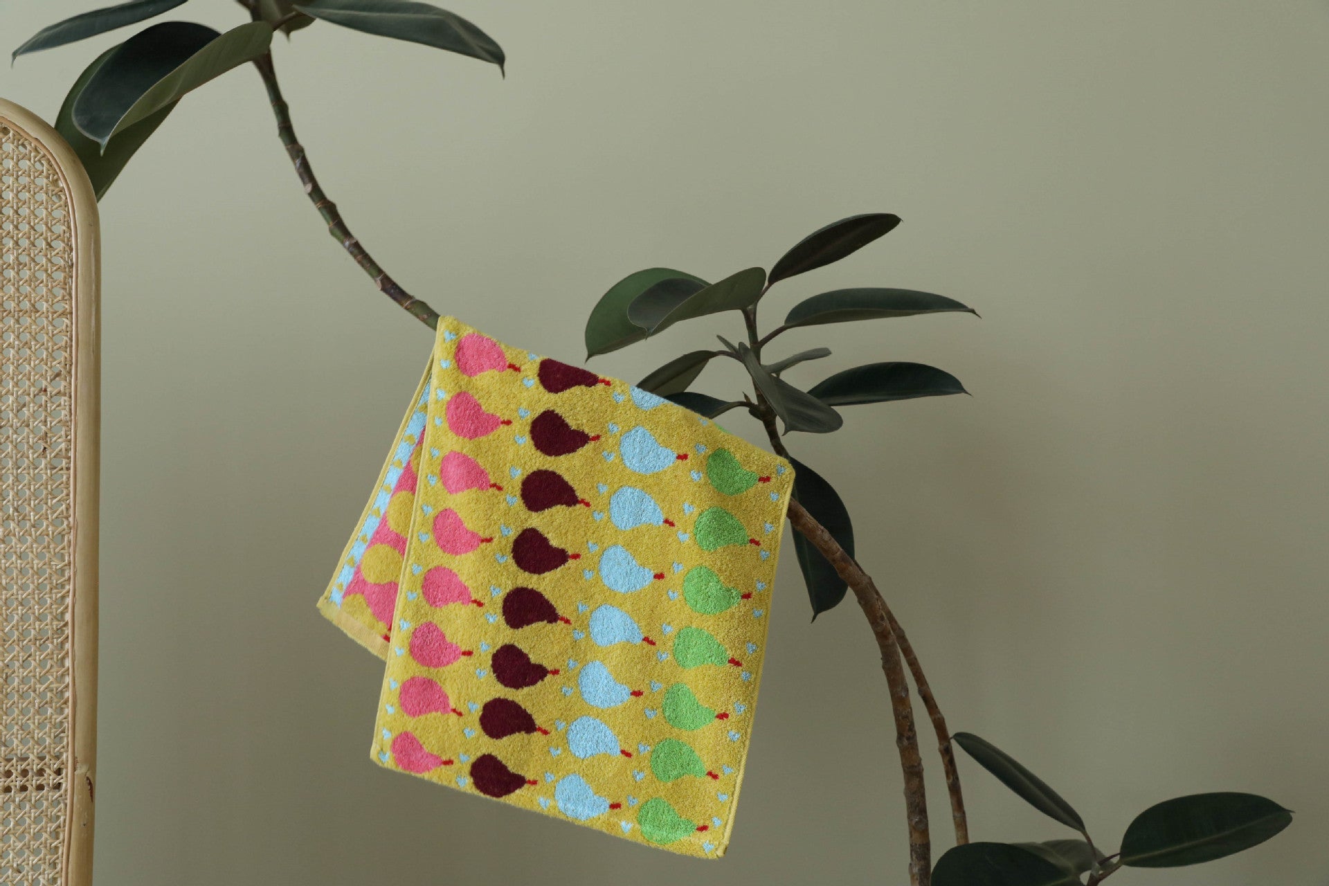 KTX-513299 Children's Absorbent Square Towel in Pure Cotton - Available in Pear Green, Beige, and Yellow