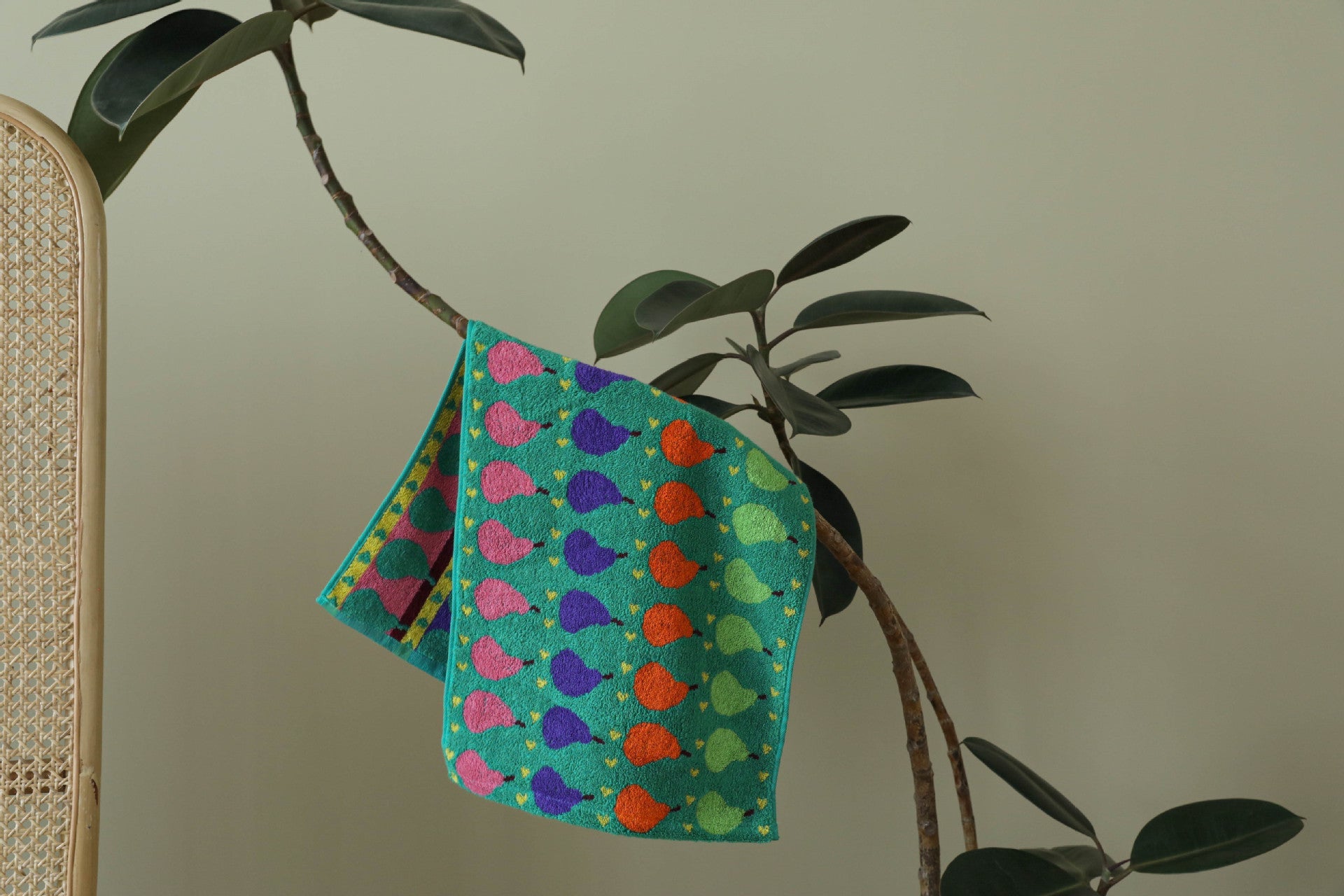 KTX-513299 Children's Absorbent Square Towel in Pure Cotton - Available in Pear Green, Beige, and Yellow