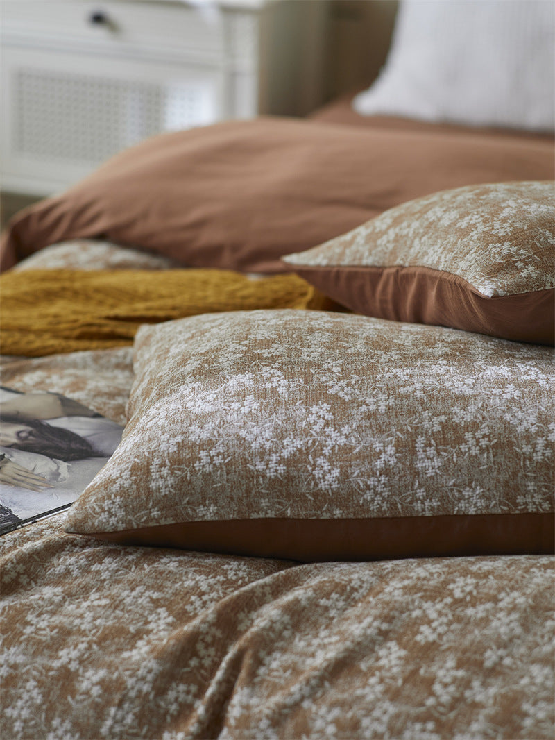 KTX-518483 Retro Maroon Floral Three-Layer Cotton Bed Set – Four Pieces for 1.5m, 1.8m, or 2.0m Beds